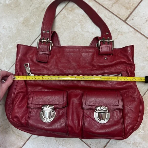 MARC JACOBS MERLOT COLORED BAG! The original MARC JACOBS. Retail over $600 - Picture 13 of 15